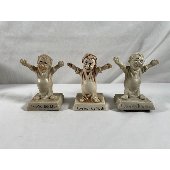 ONE Vintage R&W Berries " I Love You This Much" Figurine 1970 #95 - Picture 1 of 7